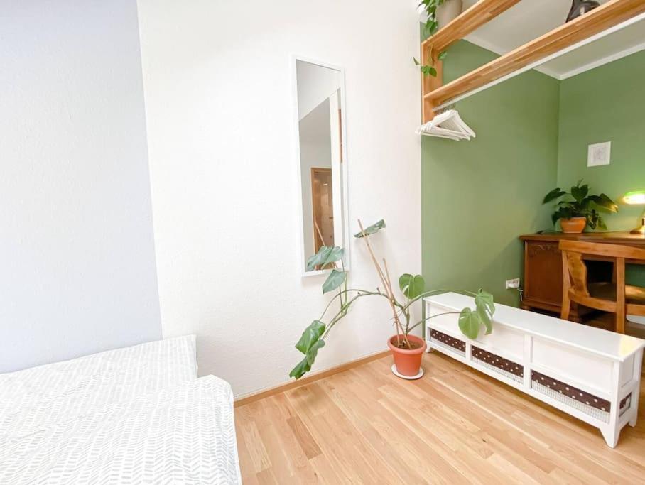 Schoene Ferienwohnung Mit Blick Ueber Stadtwald Лейпциг Экстерьер фото