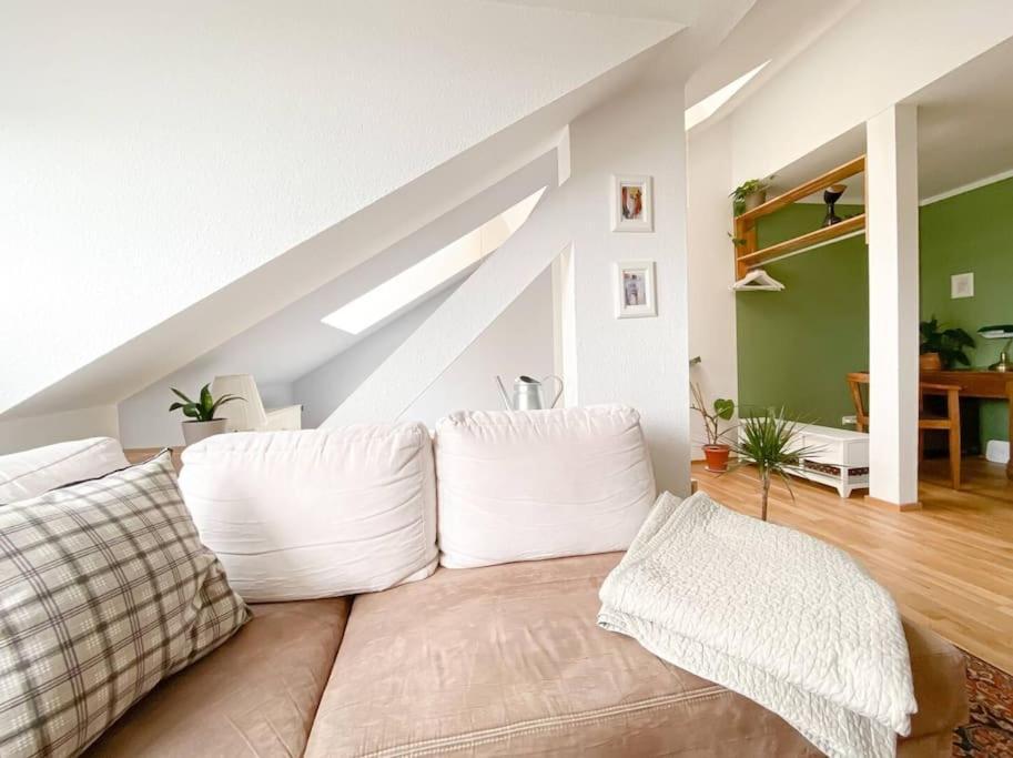 Schoene Ferienwohnung Mit Blick Ueber Stadtwald Лейпциг Экстерьер фото